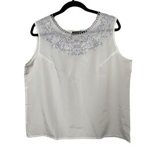 ❤️ 4/$25 Blair Boutique Sleeveless Blouse White Top Embroidered Pearl Decal Sz L